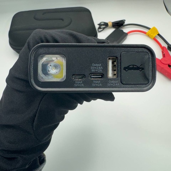 TypeS Portable Power bank Jump starter w/ wireless charging AC56794-60 - Picture 7 of 10